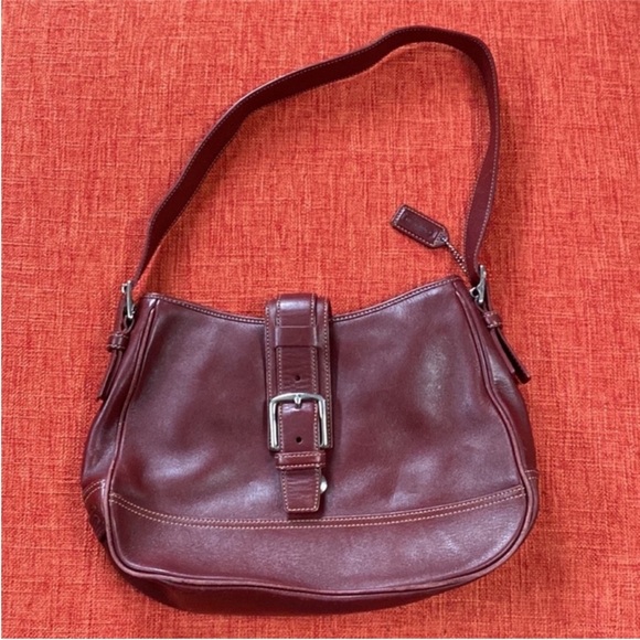 Coach Handbags - VTG Vintage Coach #7583 Leather Hampton Hobo Flap Handbag